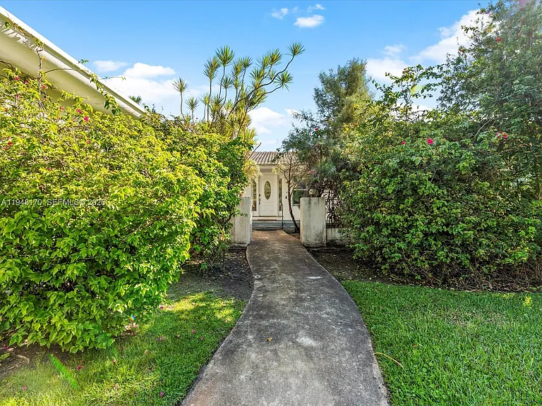 201 Golden Beach Dr — Photo 41