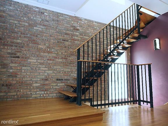 2nd image of 3031 N Clybourn Ave