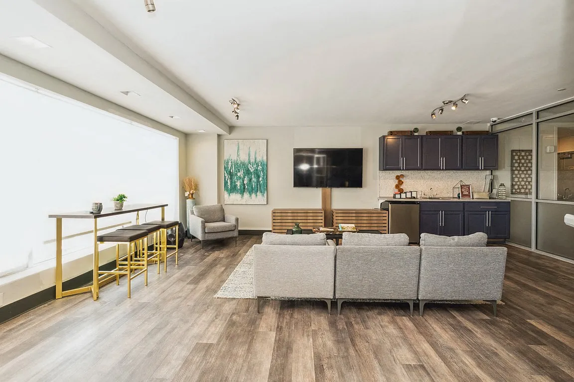 The Lafayette Apartments — Photo 4