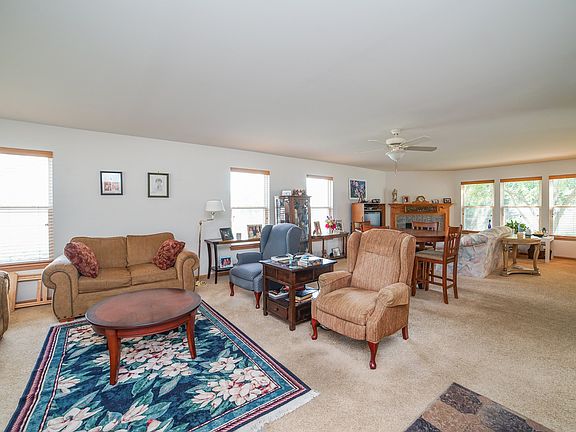 4th image of 670 Kathy Dr