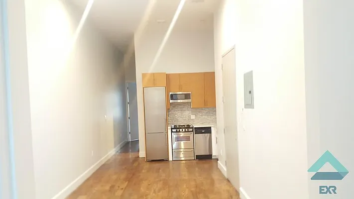 Rented by EXR | media 13