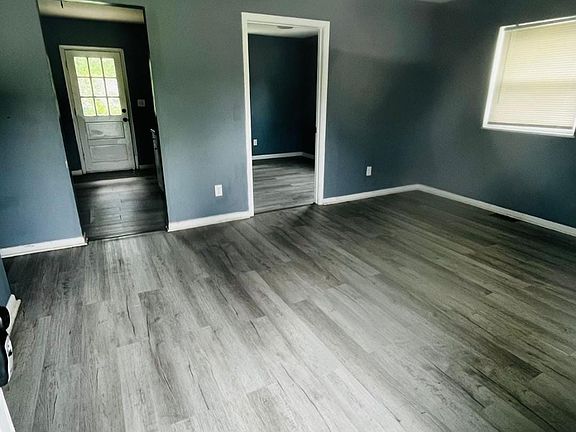 3rd image of 4926 Unseld Blvd