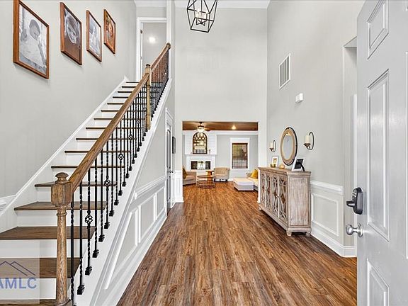 3rd image of 200 Baker Field Ln SE