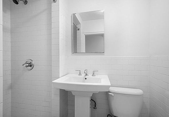 4th image of 160 W 71st St APT 5H