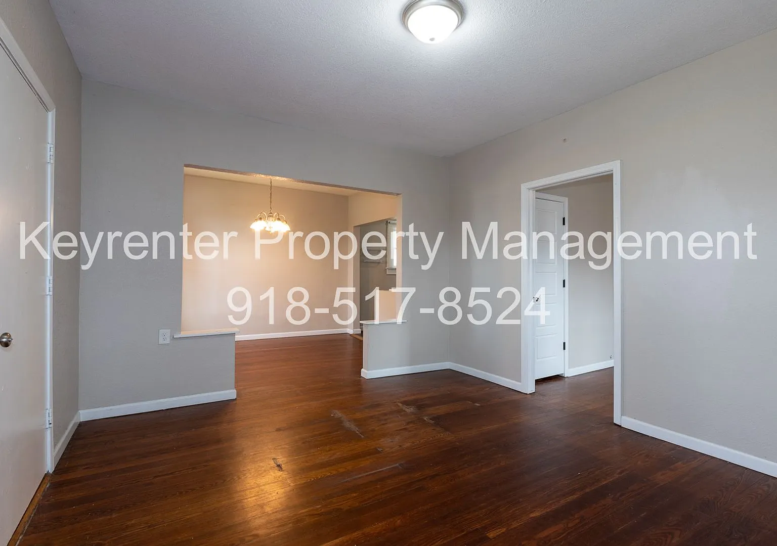 Section 8 Welcome - Newly Restored - 2 Bedroom - Hardwood Floors — Photo 4