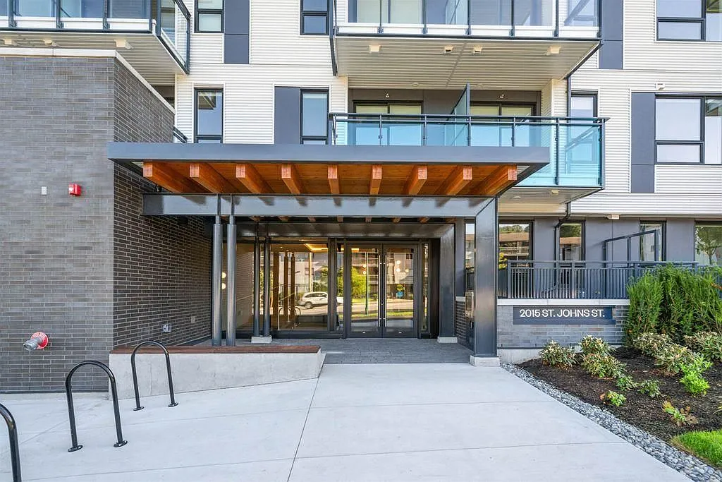 Stylish and smart 1Bed at The Hue Port Moody — Photo 1