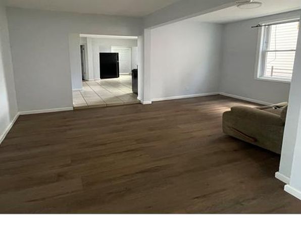 136 Winter Ave FLOOR 1