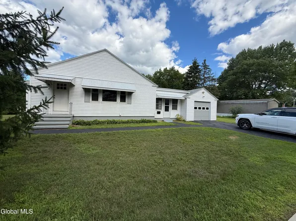 3 Smith Drive, Corinth, NY 12822