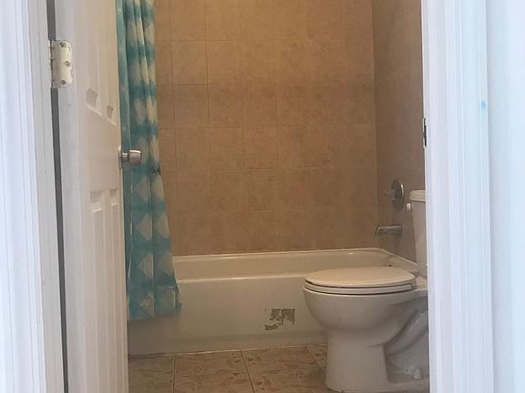 5th image of 13113 Rockaway Blvd #1