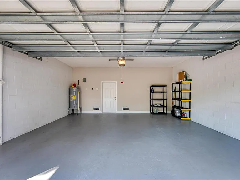 708 S 22nd St — Photo 11