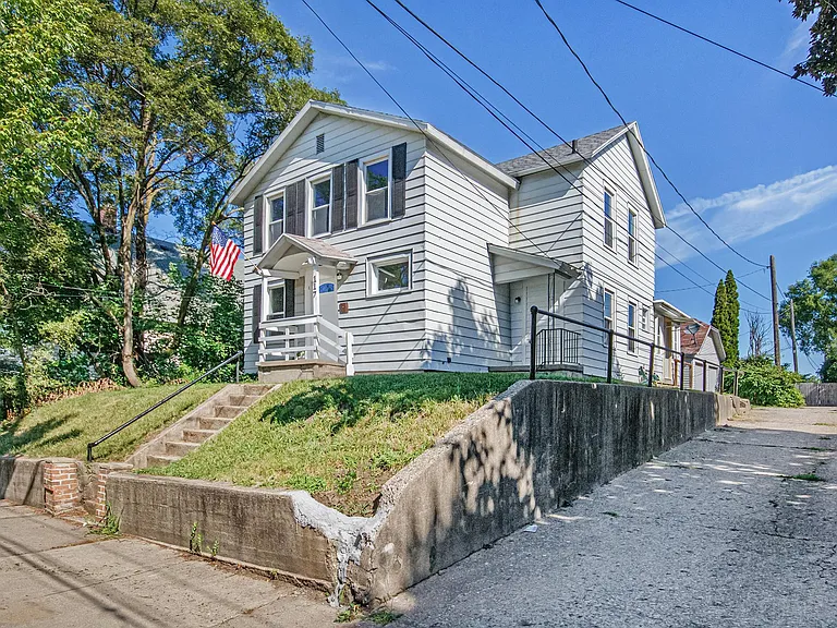 117 Carrier St NE — Photo 16