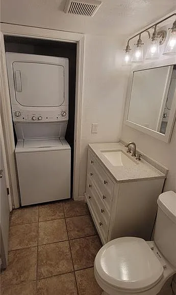 3012 Whisper Oaks Ln #H — Photo 7
