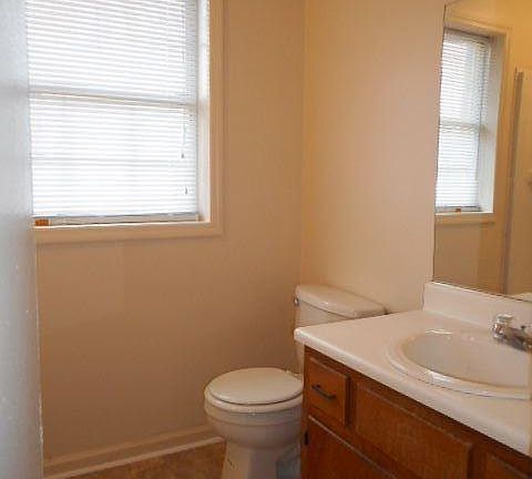 5th image of 1294 Kenilwood Way #B