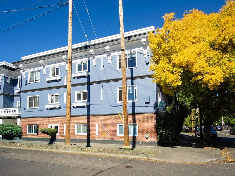 2943 SE Alder St #24 — Photo 1