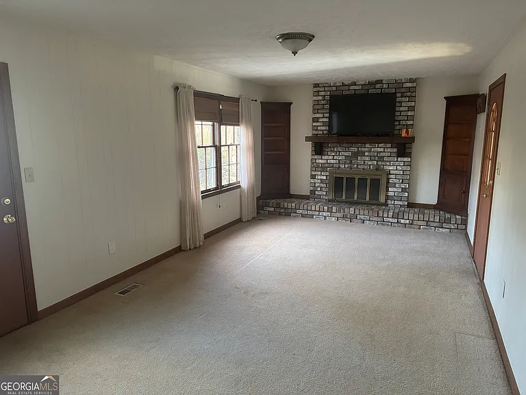 345 Caldwell Cir — Photo 36