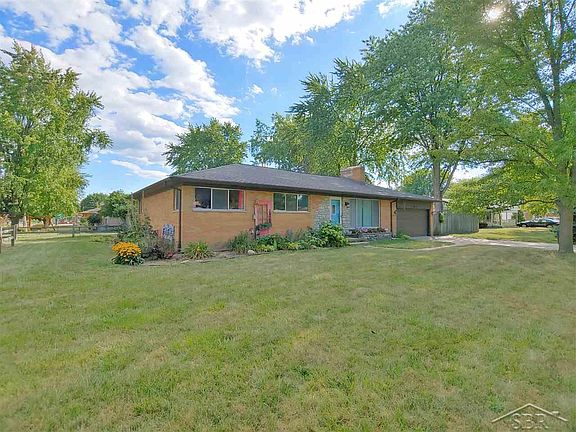 3rd image of 4815 Hanover Dr