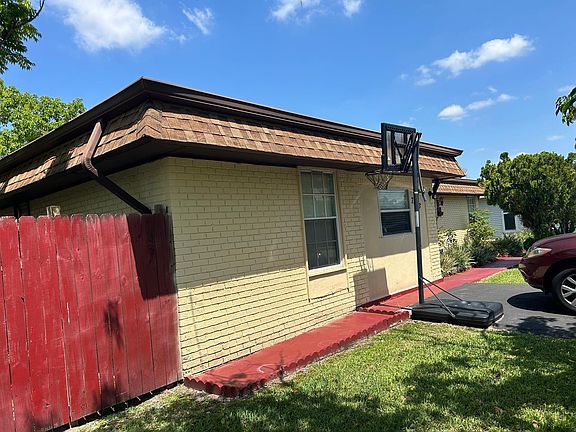 2nd image of 7813 NW 66th Terrace