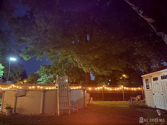 4th image of 1420 Church St