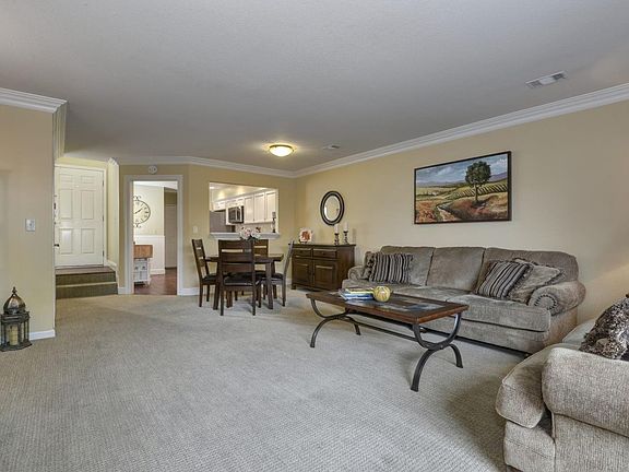 5th image of 402 Creekview Dr