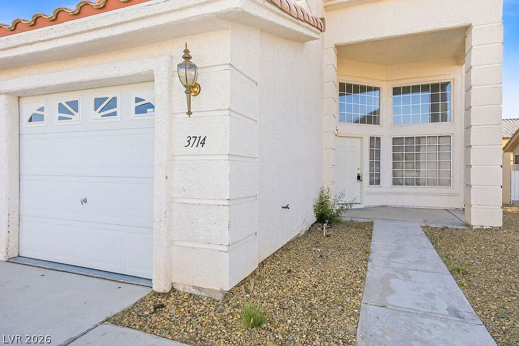4 bed, 3.5 bath, 2206 sqft, $2,595 — Photo 3