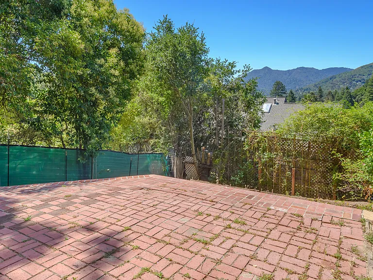 161 Sacramento Ave #1 — Photo 7