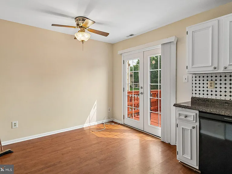 5515 Woodlawn Manor Ct — Photo 7