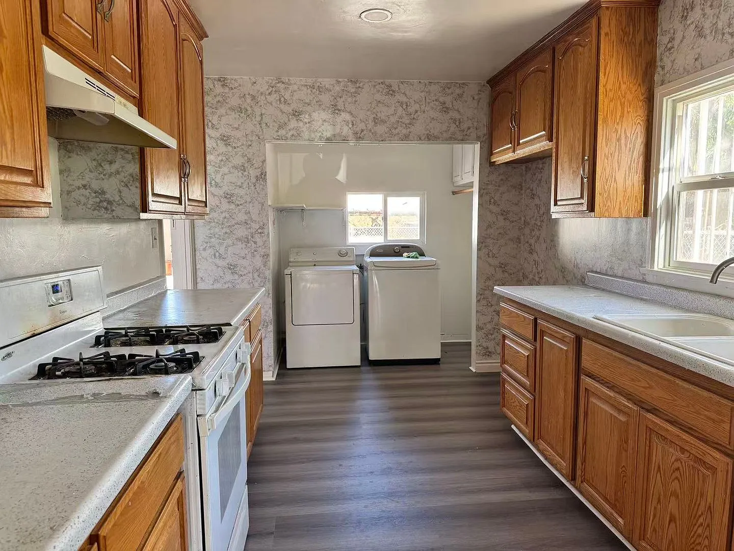 Park view single family house! — Photo 3