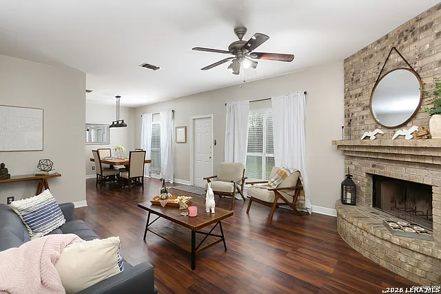 3 bed, 2.5 bath, 1538 sqft, $1,750 — Photo 3