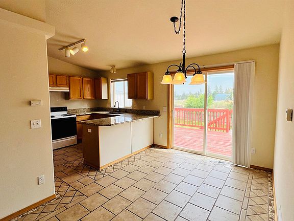 4th image of 728 E Kathy Lee Ave
