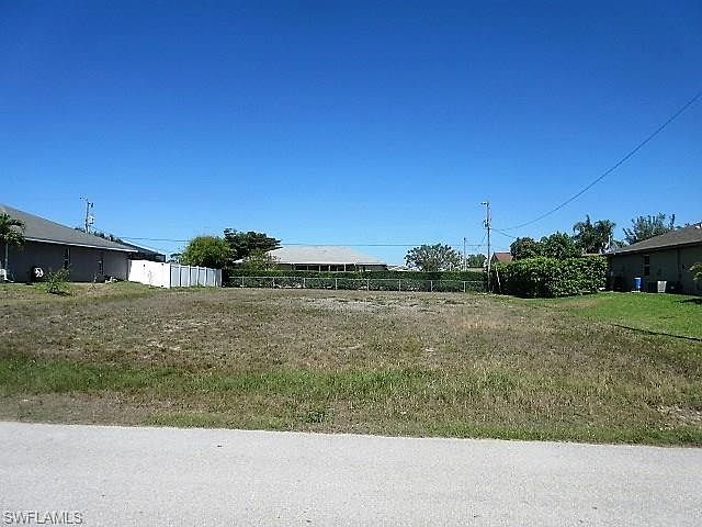 1st image of 2221 SW 4th Ave