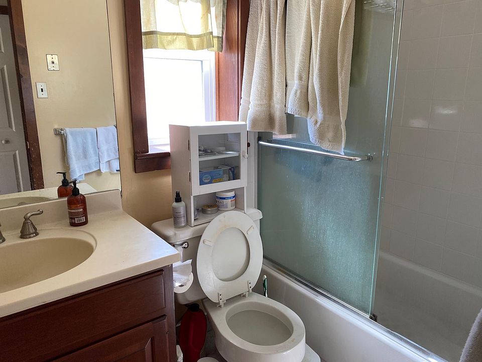 2nd image of 1820 Fairmount Ave APT 3