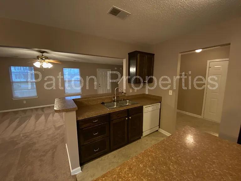 214 Elders Pond Dr — Photo 6