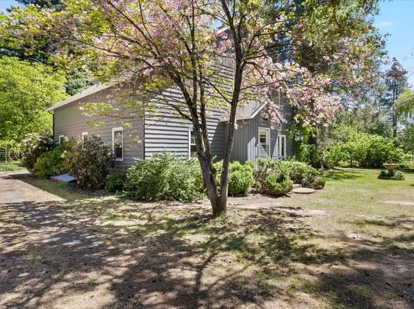 2368 Upper River Road Loop, Grants Pass, OR 97526