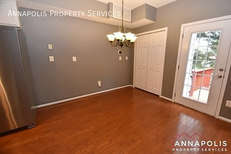 37 Harbour Heights Dr — Photo 4