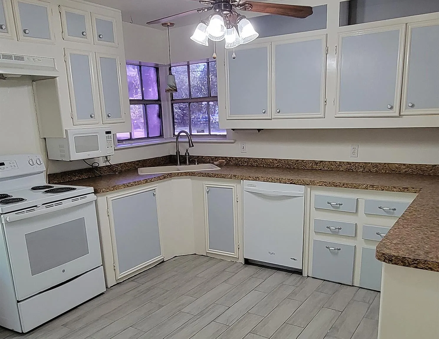 2 bed, 1200 sqft, $1,400 — Photo 3
