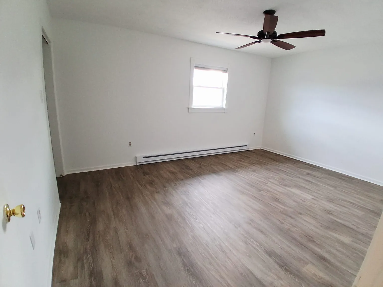2 bed, 1.5 bath, $1,400 — Photo 2