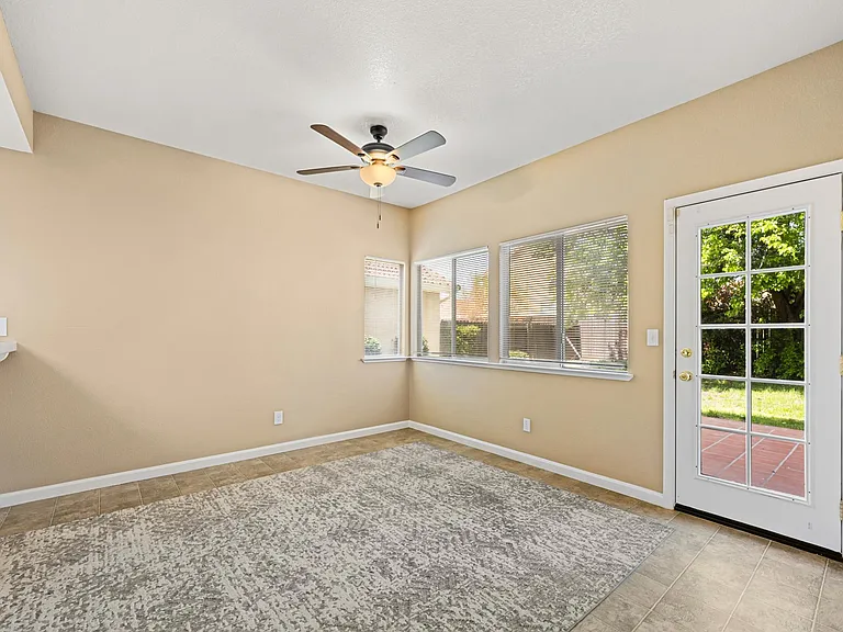 142 Kennerly Way — Photo 12