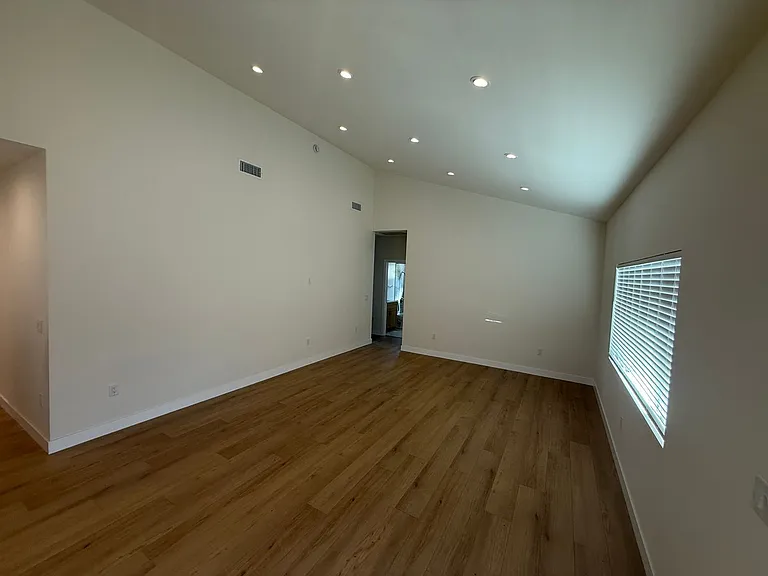 10959 Collins St — Photo 3