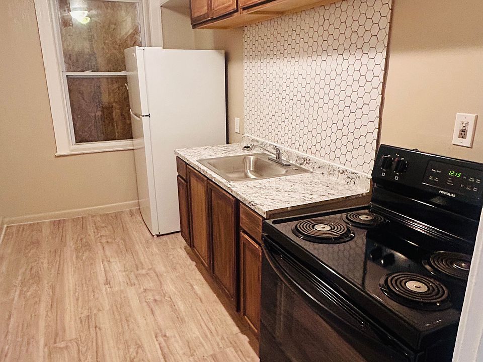 1st image of 16853 Log Cabin St #8