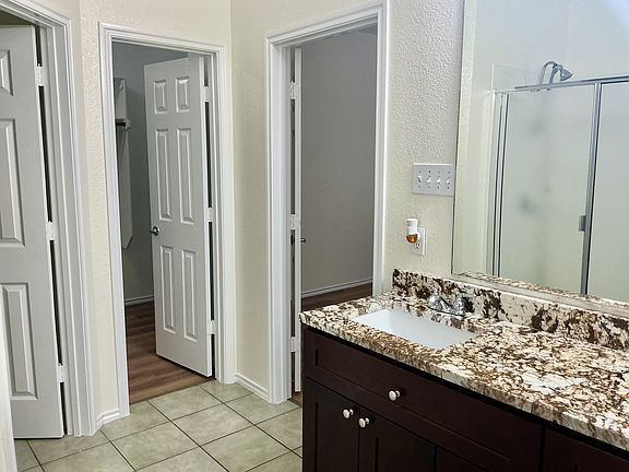 5th image of 1656 Park Grove Dr
