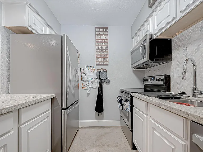 1860 White Oak Dr #375 — Photo 26