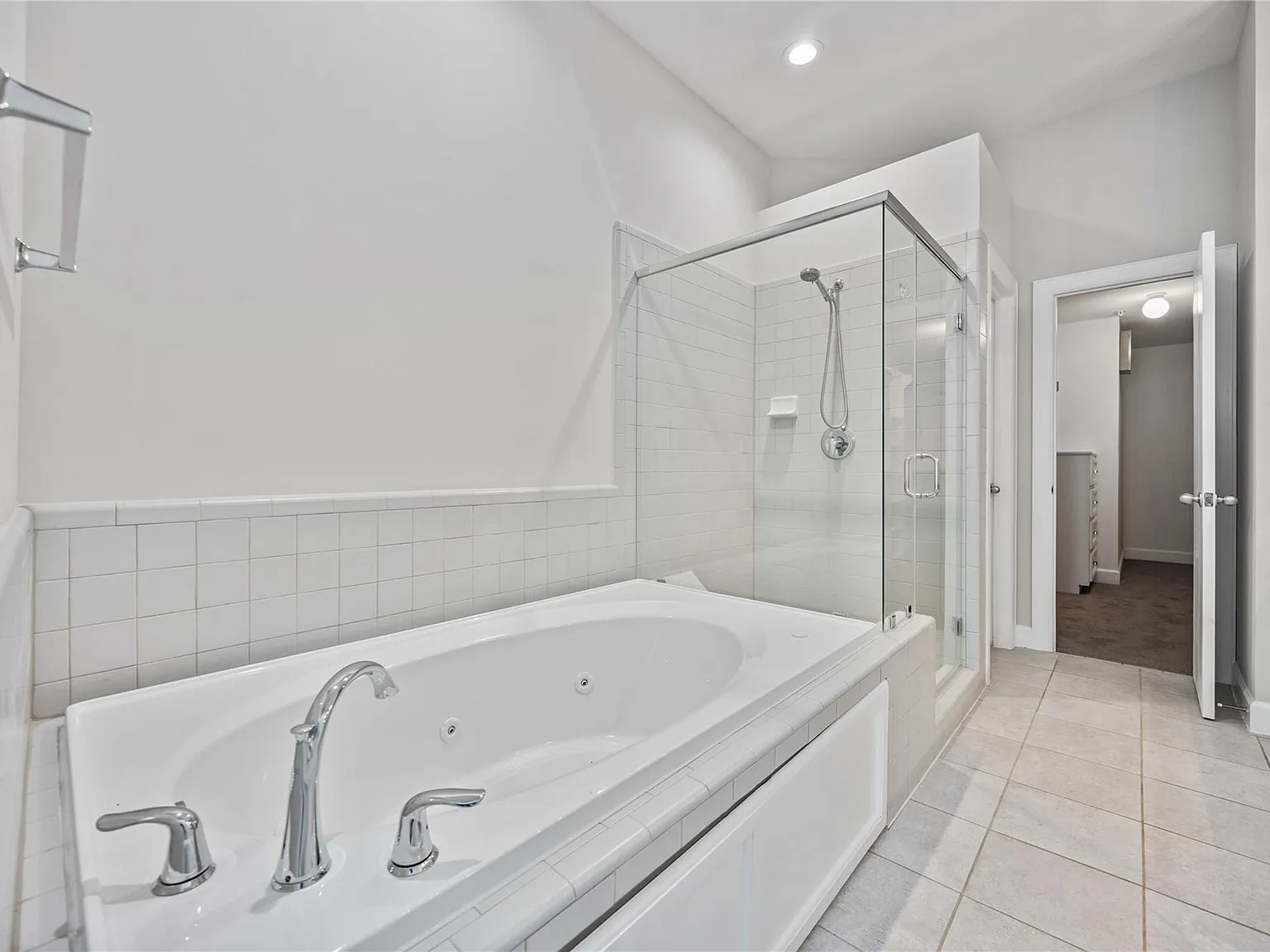 2 bed, 2.0 bath, 1501 sqft, $1,950 — Photo 3