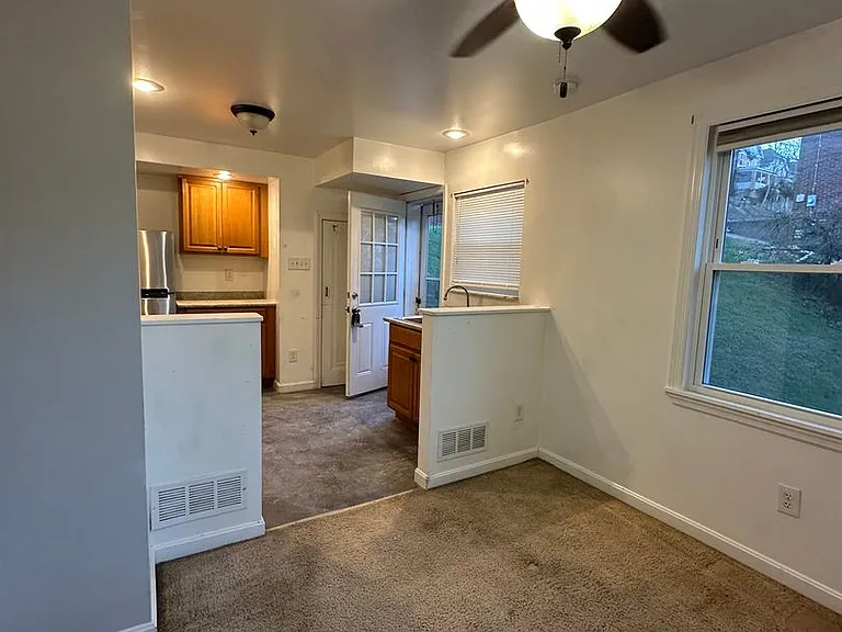 3013 Glendale Ave — Photo 11