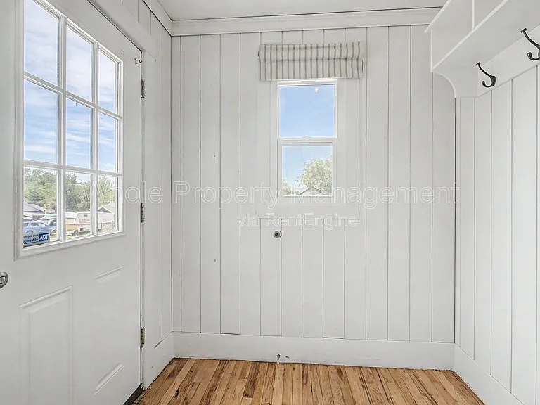 110 S Quitman St — Photo 2