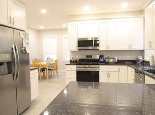 91 Verndale St #2F, Brookline, MA 02446