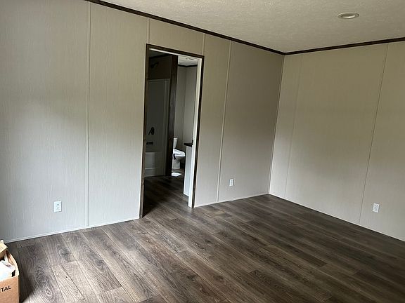 4th image of 166 Jones Acres Dr