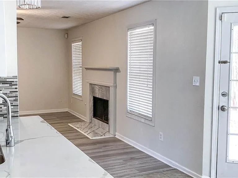 570 Sterling Pointe Ct — Photo 13
