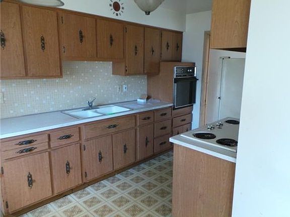 2nd image of 12321 Eastwood Blvd