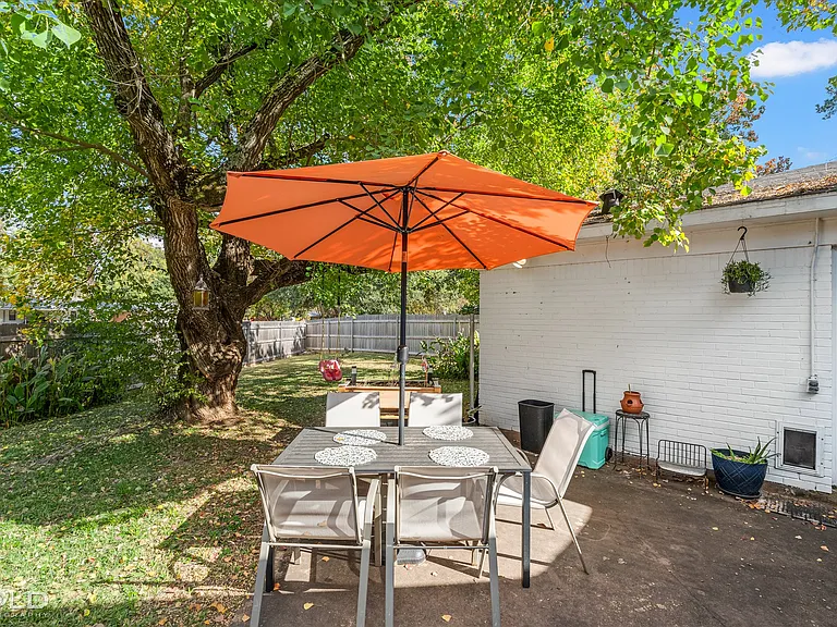 5702 River Rd — Photo 3