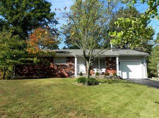 2131 Gladiator Dr, Fenton, MO 63026